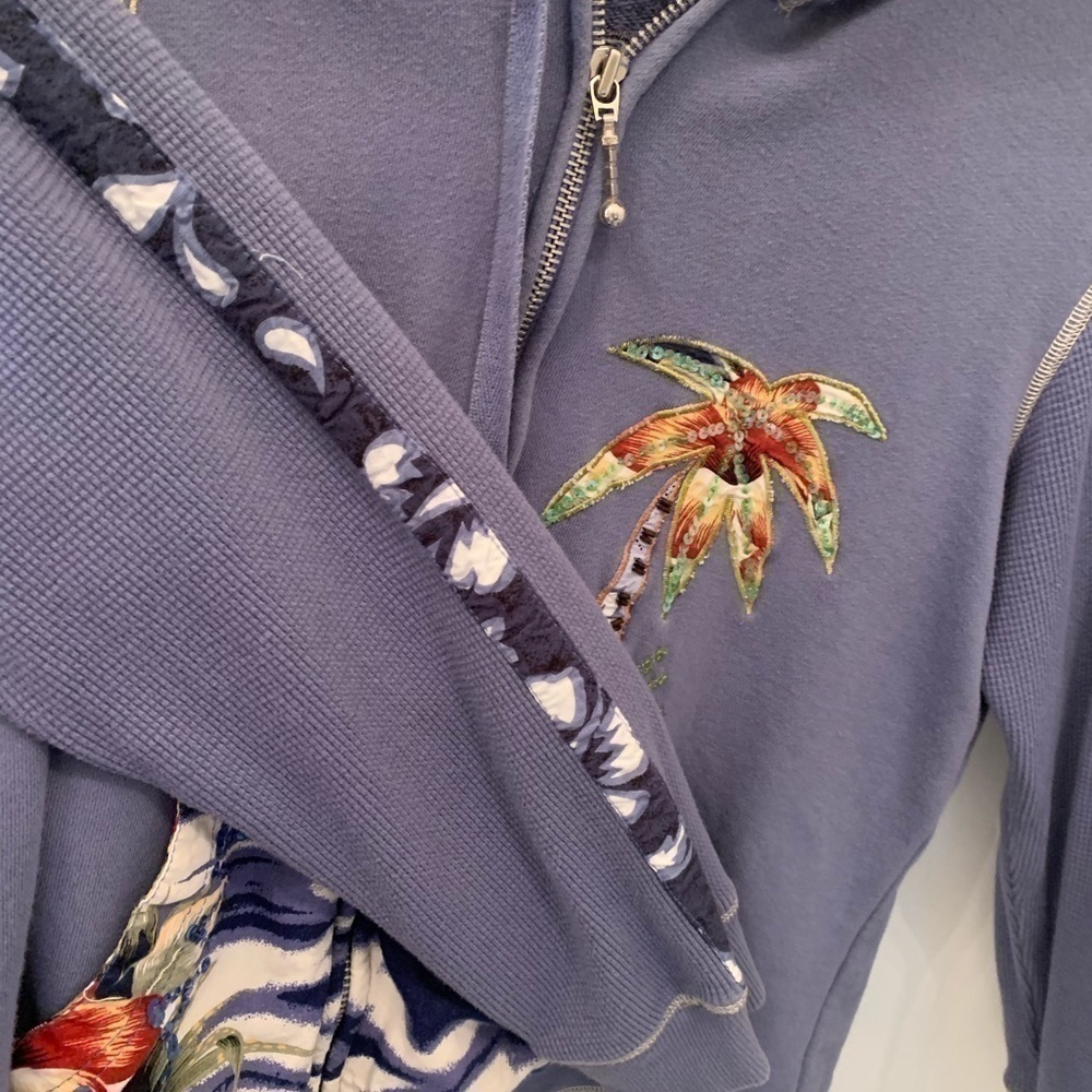 𝅺ISLAND Vacation Embellished Hoodie Size S - Picture 6 of 8